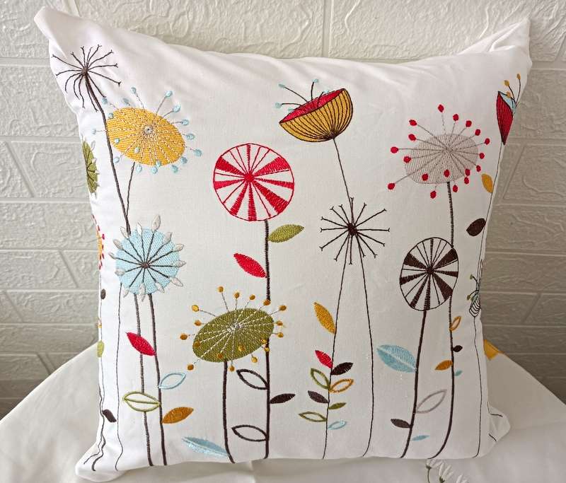 北欧風お花刺繍クッションカバー