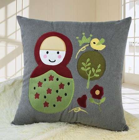童話の世界 刺繍クッションカバー