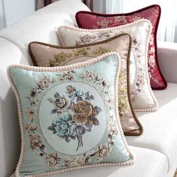  花柄刺繍入り高級クッションカバー
