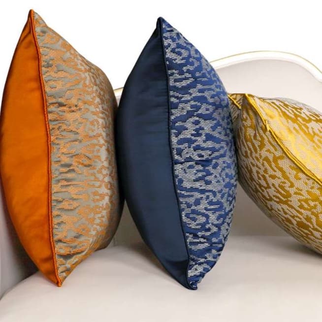  雅やかな模様のクッションカバー