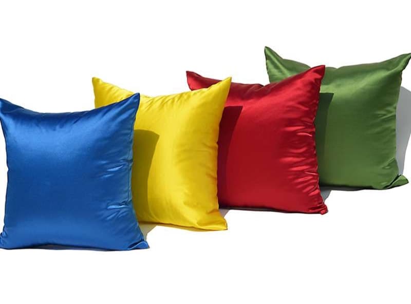 高級感あふれる光沢サテン調クッションカバー