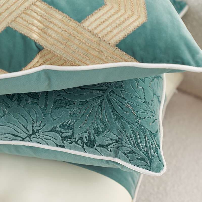 優雅な刺繍とパターンのクッションカバー