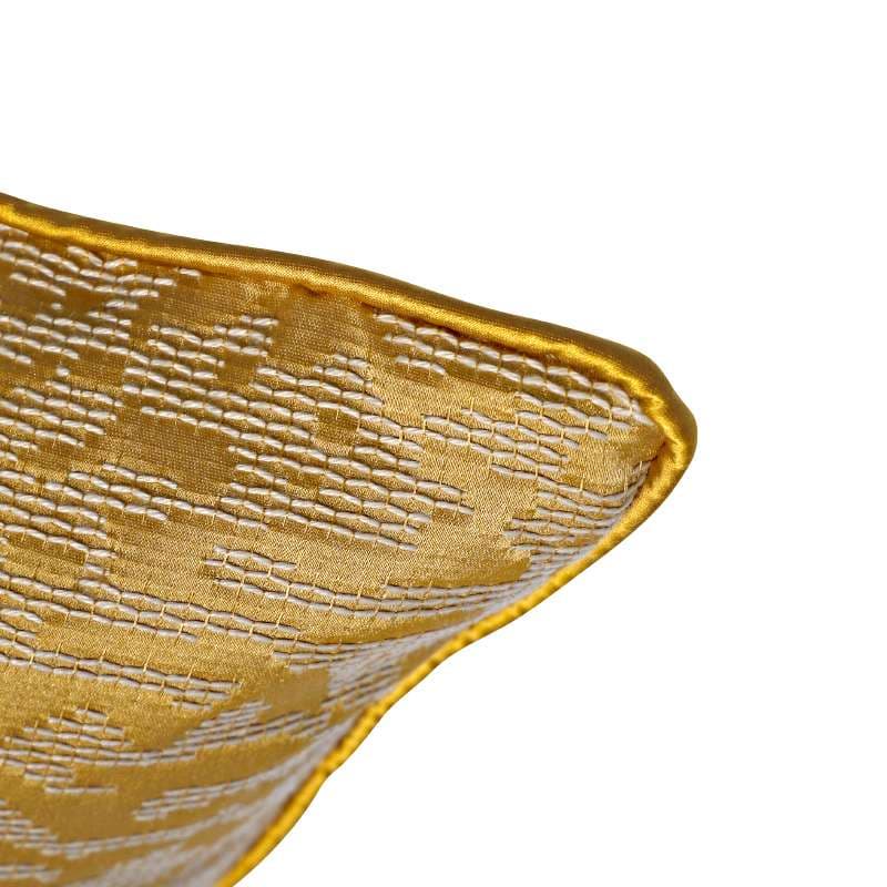  雅やかな模様のクッションカバー