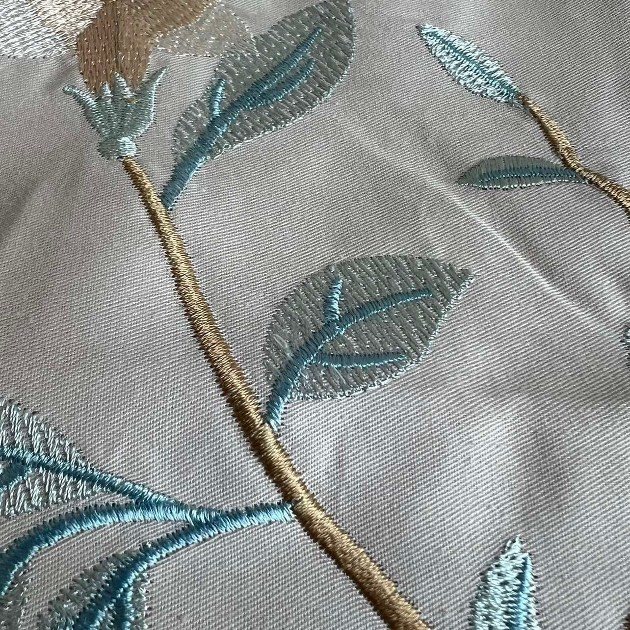 優雅な花枝刺繍クッションカバー