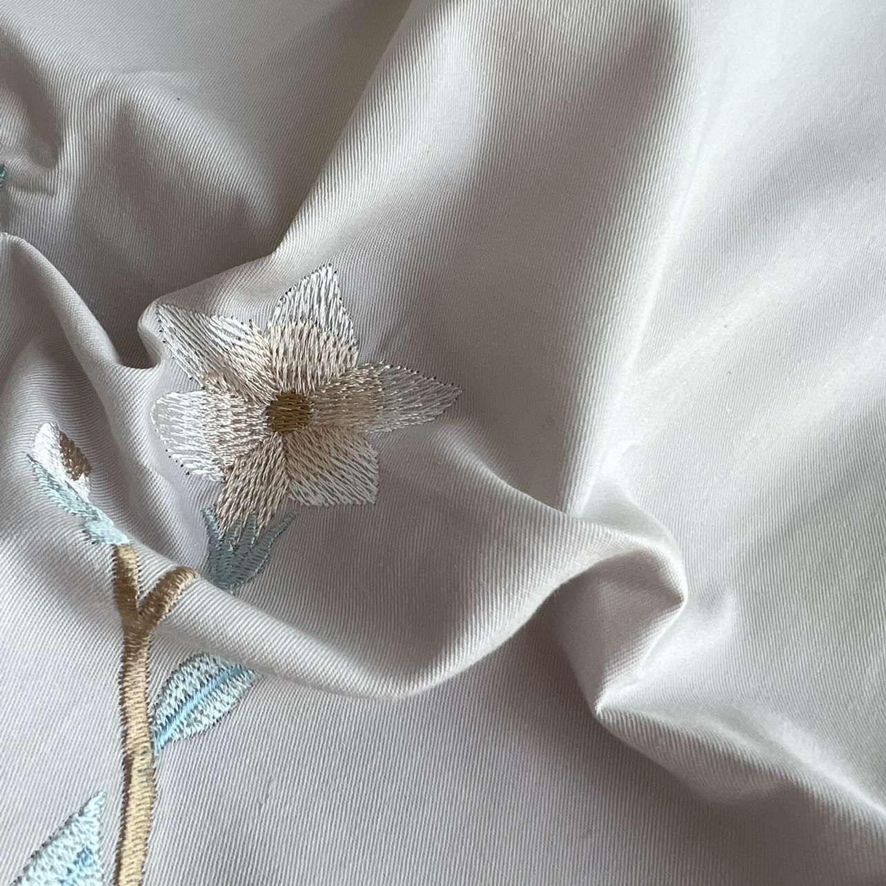 優雅な花枝刺繍クッションカバー