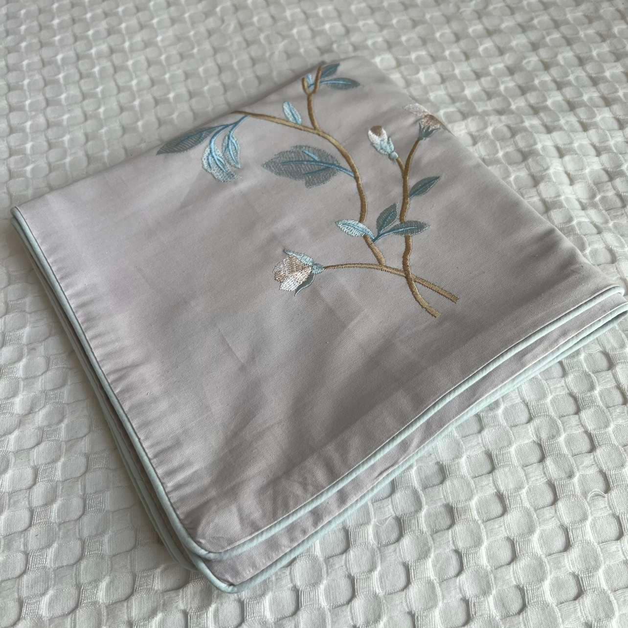 優雅な花枝刺繍クッションカバー