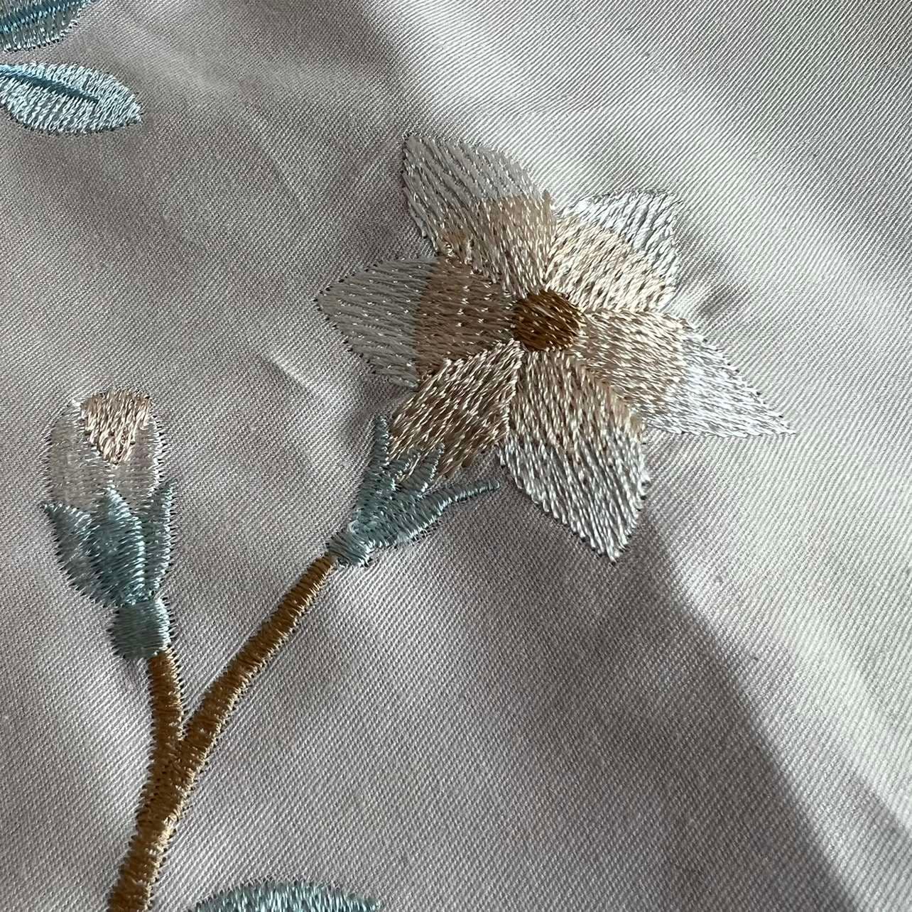 優雅な花枝刺繍クッションカバー