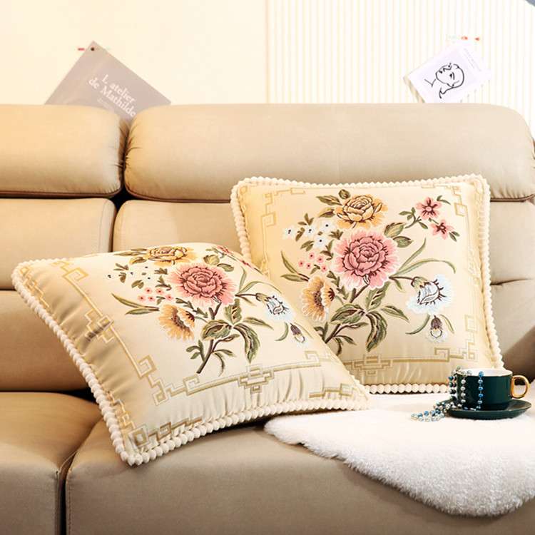 蓮花刺繍入り上品クッションカバー