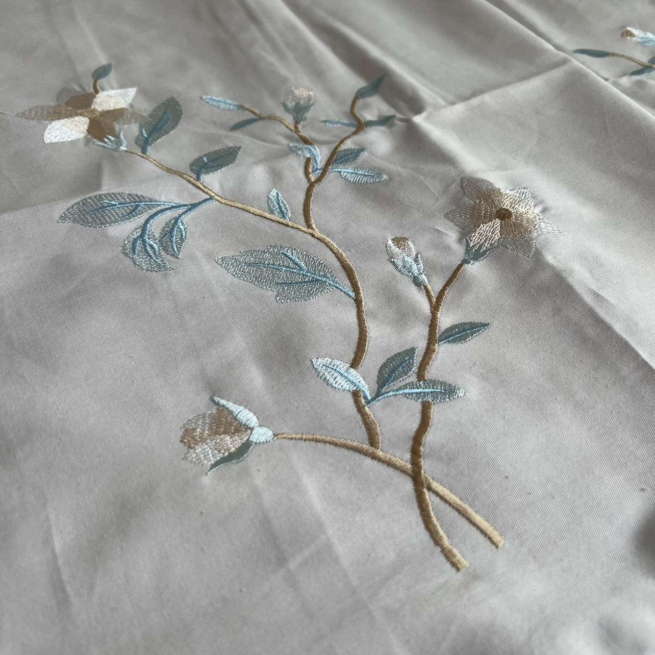 優雅な花枝刺繍クッションカバー