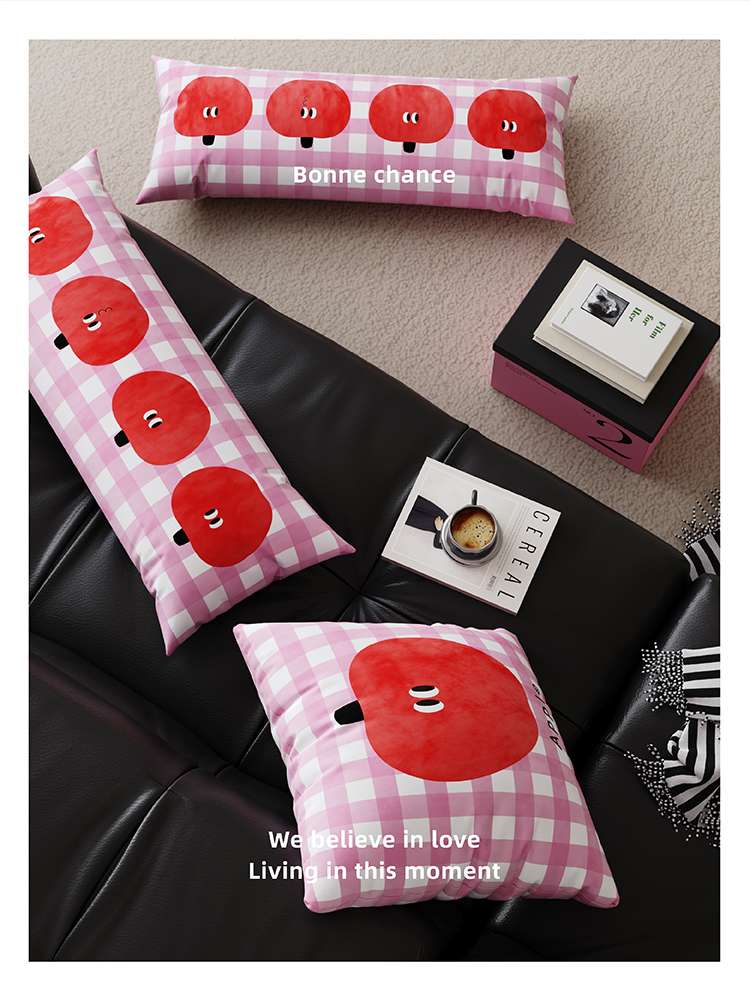 クッションカバー リンゴ柄のギンガムチェックピロー