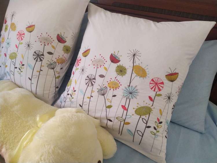 北欧風お花刺繍クッションカバー